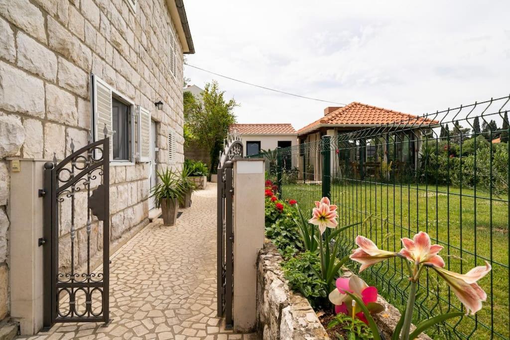 Suite By The Beach For 2 Cavtat Extérieur photo